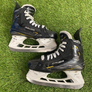 Bauer Supreme M5 Pro Hockey Skates | Intermediate Size 4.5 (Fit 2)