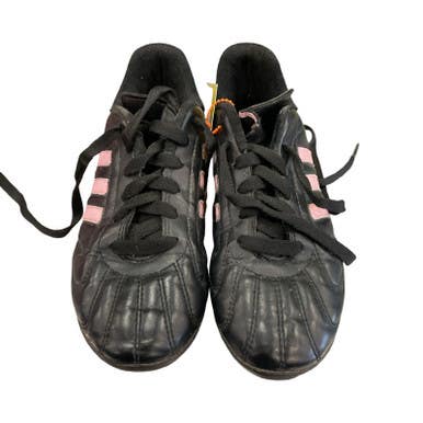 Used Adidas Soccer Cleats Pink And Black Junior 02.5 11859-s000011508
