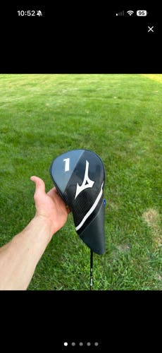 Men's Mizuno Stz Right Handed Driver Regular Flex 10.5 Loft Graphite Shaft 46.5" (Used)