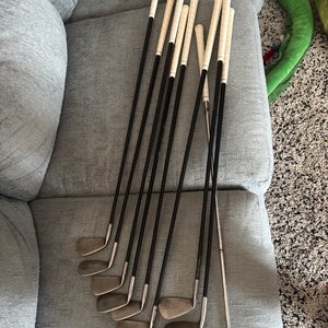 Men's 845s Silver Scot Right Handed Iron Set Stiff Flex Graphite/Steel Shaft 10 Pieces (Used)