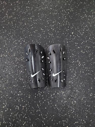 Used Nike Soccer Shin Guards Junior Black Junior 11849-S000041535