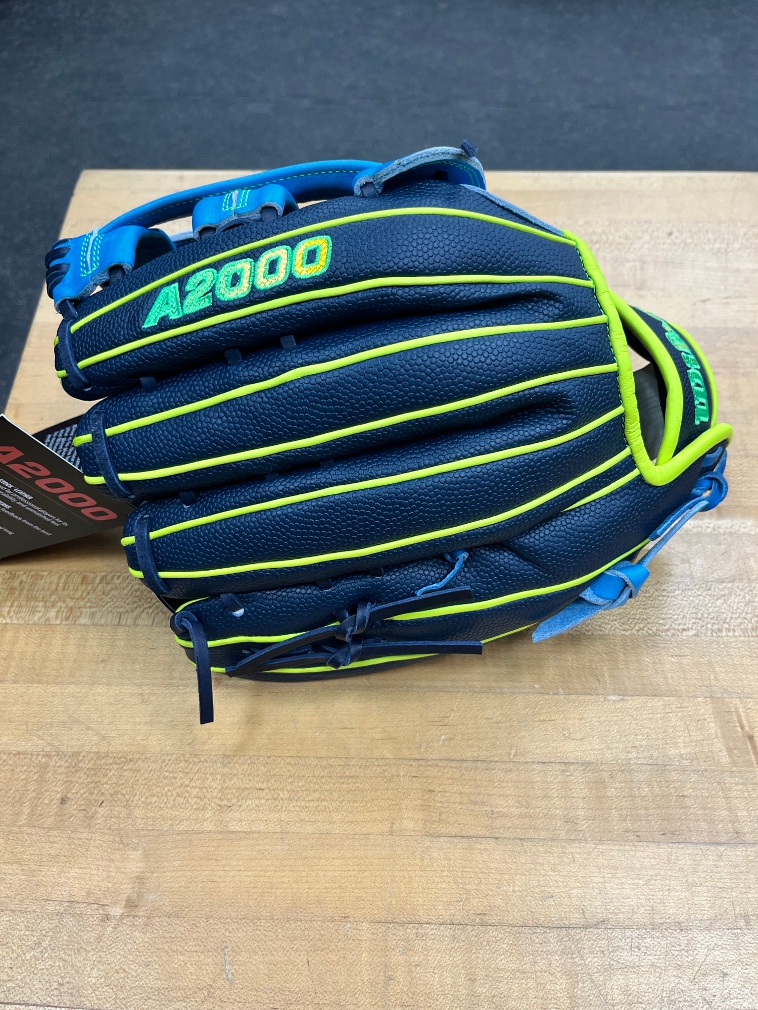 グローブ WilsonSignature Model A2221 (Chris Sabo) グローブ