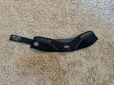 Shock Doctor Ultra Neckguard 2.0: Junior Large