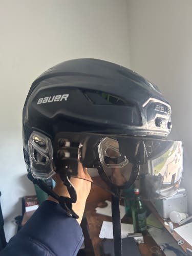 Medium/Large Bauer Hyperlite Helmet Pro Stock (Used)