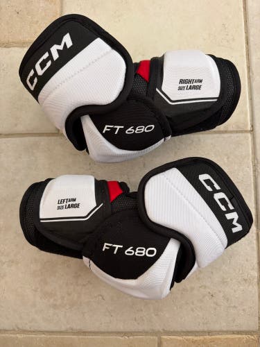 CCM Jetspeed FT680 Senior Hockey Elbow Pads Size Large (L/G) – Like New