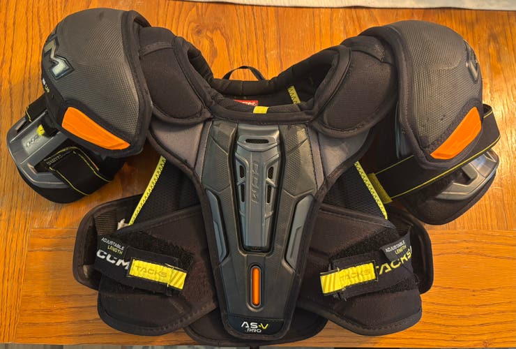 Large Junior CCM Tacks AS-V Pro Shoulder Pads (Used)