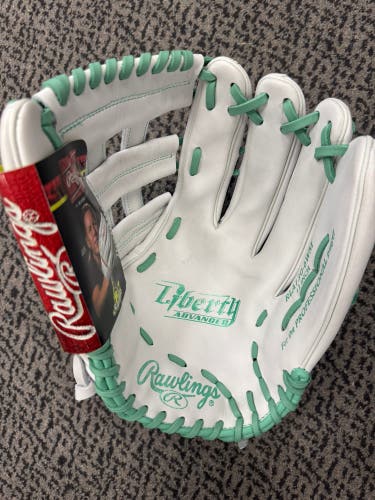 Rawlings Liberty Advanced RH Softball Glove 13" (New)