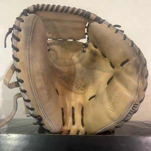 Wilson A2000 RH Catcher's Baseball Glove 33" (Used)