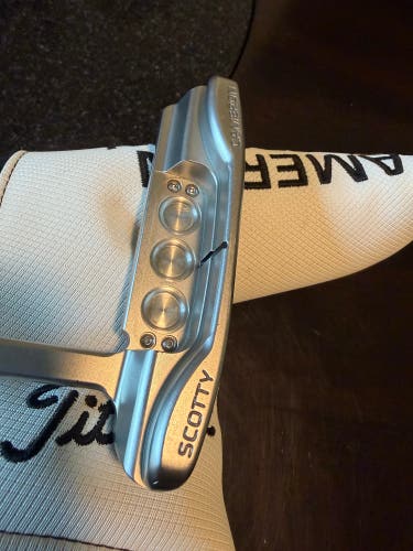 Scotty Cameron Cameron and Crown Newport Blade Right Handed Putter Steel 33" (Used) - Excellent