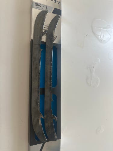 Bauer Fly-Ti 254 mm (Used)