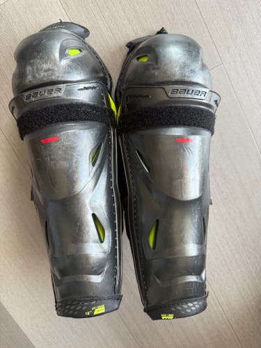 Junior Bauer Vapor 3X Pro 12" Shin Pads (Used)