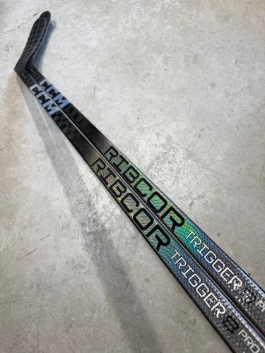 2 PACK 80 Flex P92M Senior CCM RibCor Trigger 8 Pro Right Hand Hockey Stick Pro Stock NHL (New)