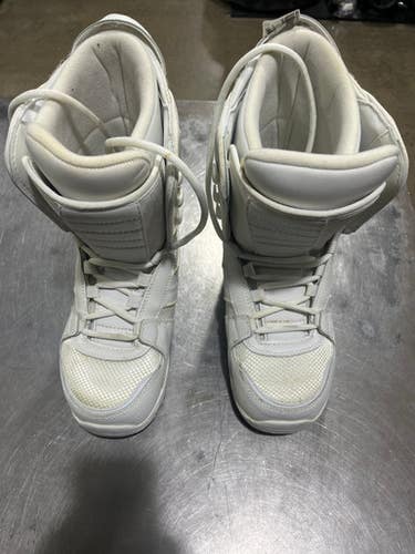 Used Siren Womens Snowboard Boots White Senior 9 11605-s000210677