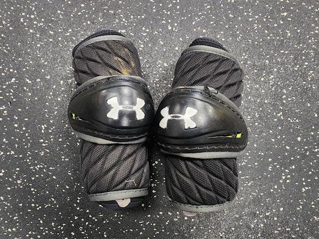 Used Under Armour ARM GUARDS Lacrosse Arm Pads/Guards Black SM 11849-S000040005