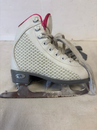 Riedell Figure Skates B Junior 9 (Used)
