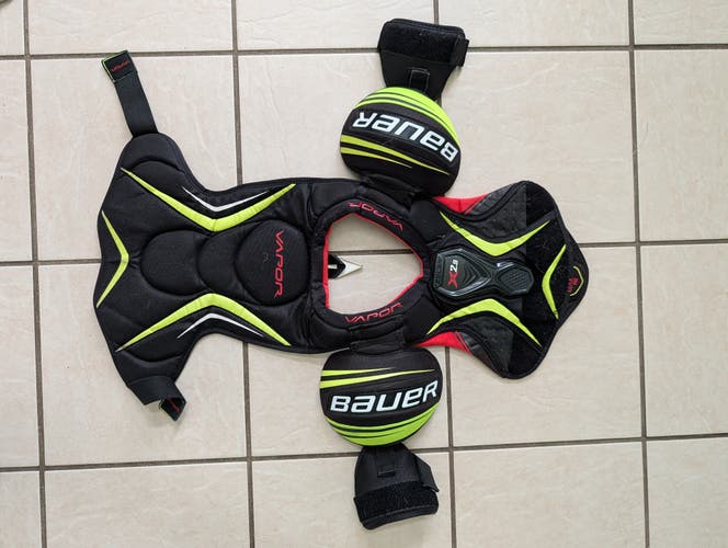 Medium Junior Bauer Vapor X2.9 Shoulder Pads (Used)