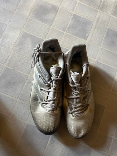 White Men's Size M 10.0 (W 11.0) Adult Adidas Adizero Low Top Molded Cleats (Used)
