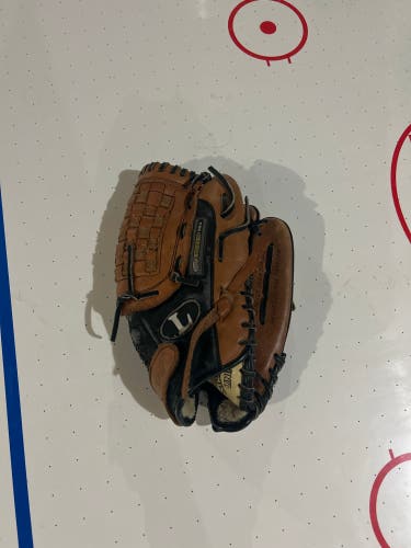 Louisville Slugger Genesis 1884 RH Baseball Glove 11" (Used)