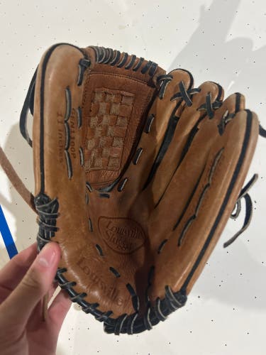 Louisville Slugger Genesis 1884 RH Baseball Glove 11" (Used)