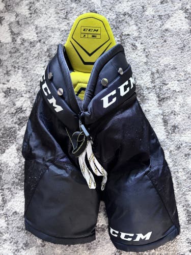 Junior Small CCM Tacks 9060 Hockey Pants (Used)