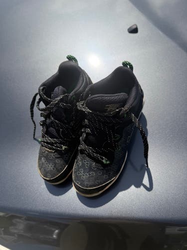 Black Kid's 12K (Little Kids) Youth Under Armour Bryce harper High Top (Used)