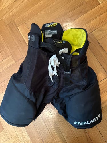 Men's Youth Large Bauer Supreme Ultrasonic Hockey Pants (Used)