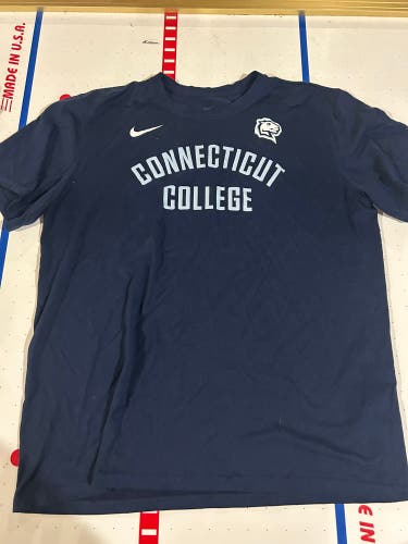 Connecticut College Blue XL Men's Nike Shirt (Used)