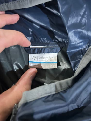 Connecticut college Blue Men's XL Columbia Jacket (Used)
