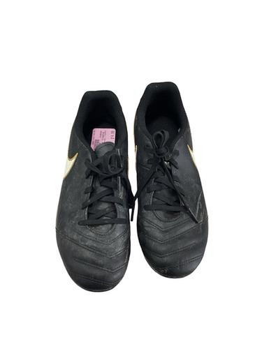 Used Nike Tiempo Soccer Cleats Black Junior 04 11613-s000175097