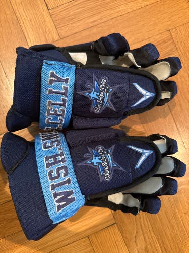Wish Cup street online gloves, 12” barely worn (Used)