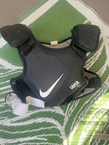 Small Youth Nike Vapor Shoulder Pads (Used)