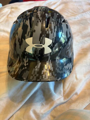 Small Under Armour UABH110 Batting Helmet (Used) see description for size