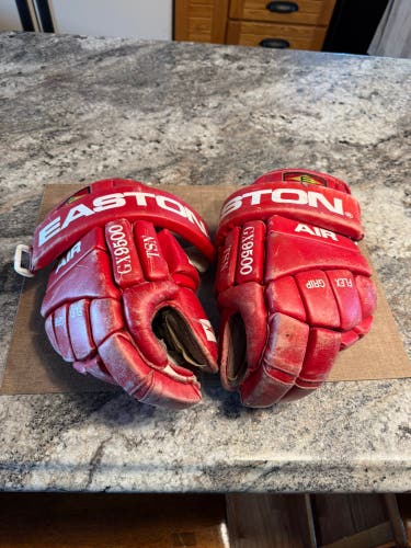 Easton GX9500 Gloves 14.5" (Used)
