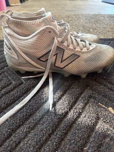White Men's Size M 10.5 (W 11.5) Adult New Balance Freeze 4.0 Mid Top (Used)
