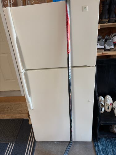 Senior Bauer Vapor Flylite Right Handed Hockey Stick P28 82 Flex Pro Stock (New)