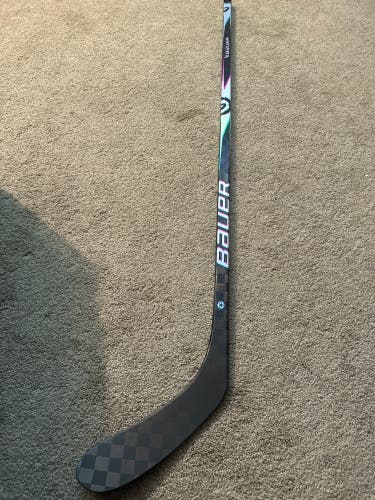 Junior Bauer Proto2 Right Handed Hockey Stick P28 50 Flex (New) black version -