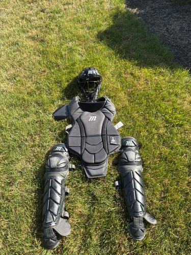 Black Marucci Catcher's Set (Used) deal!!!