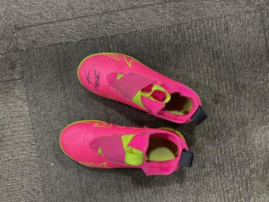 Used Nike Soccer Cleats Pink Junior 01.5 11614-s000229359