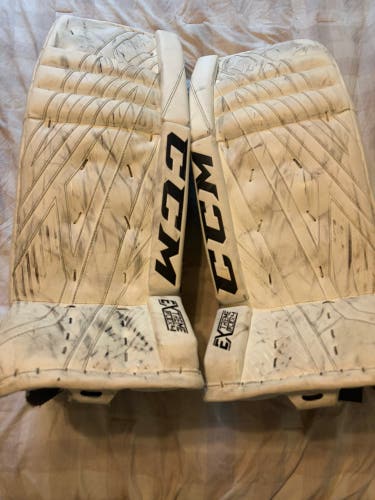 34" CCM Extreme Flex 4 Goalie Leg Pads (Used)