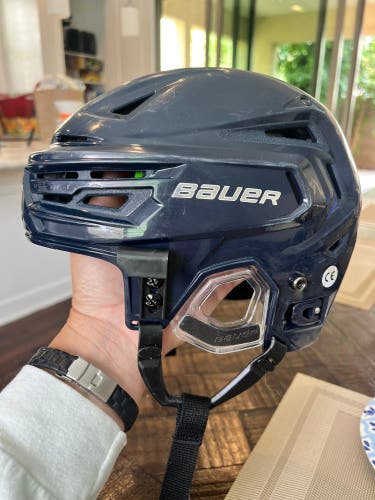 Medium Bauer Re-Akt 155 Helmet (Used)