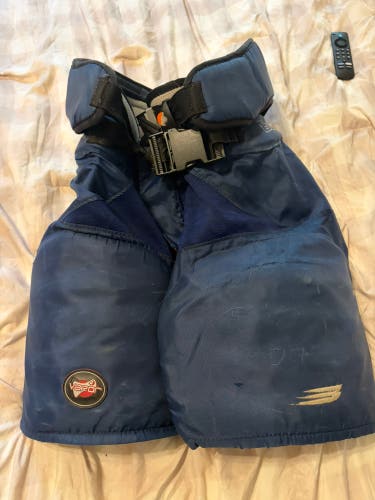 Senior Medium Bauer Vapor 4 Hockey Pants (Used)