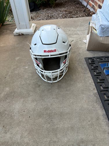 White Adult Large Riddell SpeedFlex Helmet (Used)