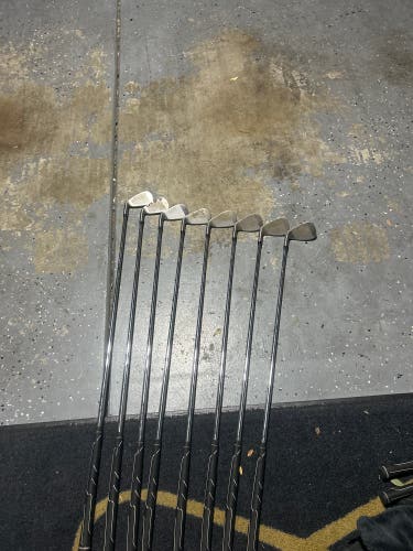 Men's Warrior Warrior Custom Golf Right Handed Iron Set Regular Flex 37" (Used)