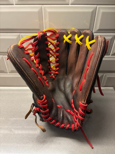 Wilson A2000 K97 RHT Baseball Glove 12.5" (Used)