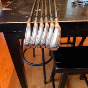 Men's 2010 Titleist 710 CB Right Handed Iron Set Stiff Flex 35.5" (Used)