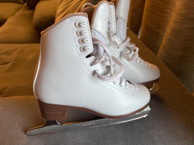 Jackson Ultima Mystique Figure Skates B Adult 5.5 (Used)