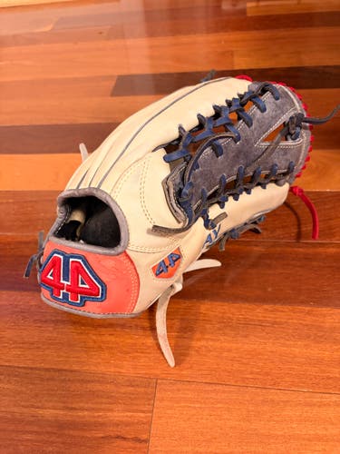 Outfield RH 44 Signature Series Baseball Glove 12.75" (Used)