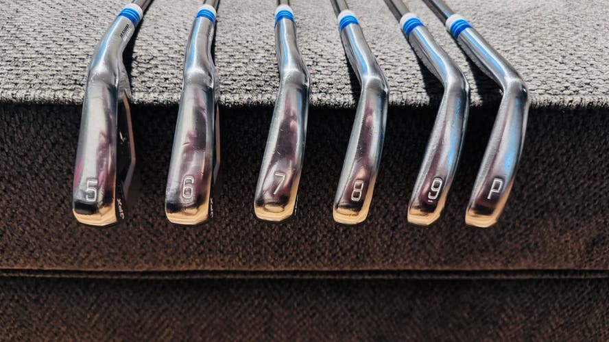 Men's Mizuno JPX 900 Forged Right Handed Iron Set Stiff Flex UST recoil f4 95 Graphite Shaft(Used)