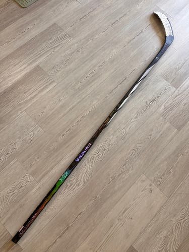 Senior Bauer Proto-R Right Handed Hockey Stick P90 95 Flex Pro Stock (Used)