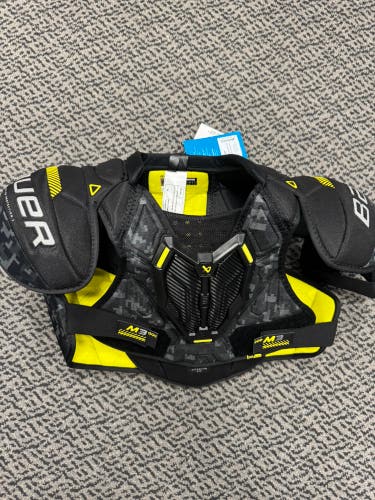 Men's Medium Intermediate Bauer Supreme M3 Shoulder Pads (New)